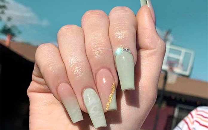 Nail Guide: How to Take Off Acrylic Nails At Home Without Acetone